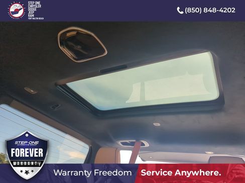 Used 2023 Jeep Grand Wagoneer Series III AWD/4WD image 32
