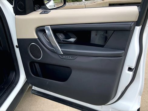 Used 2020 Land Rover Discovery Sport SE AWD/4WD image 22