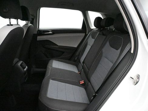 Used 2025 Volkswagen Taos S image 9