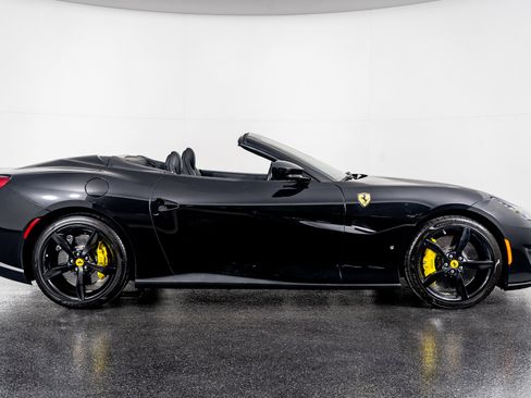 Used 2019 Ferrari Portofino image 7