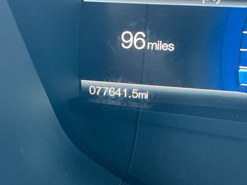 Used 2017 Ford Fusion SE w/ Fusion SE Technology Package image 27