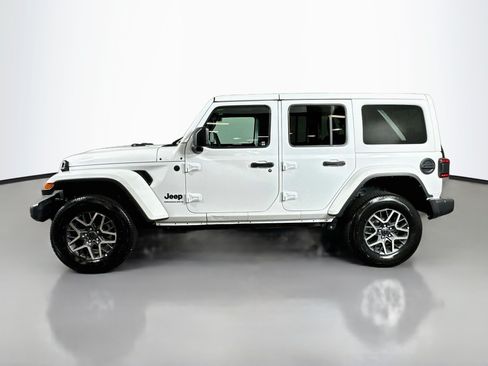 Used 2025 Jeep Wrangler Unlimited Sahara AWD/4WD image 4