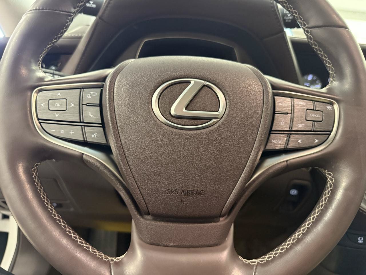 Used 2018 Lexus LS 500 w/ Accessory Package (Z2) RWD image 14