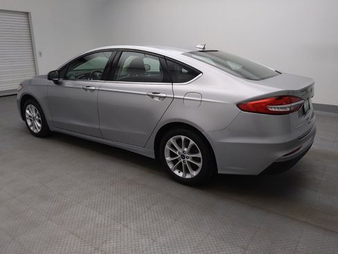 Used 2020 Ford Fusion SE image 3