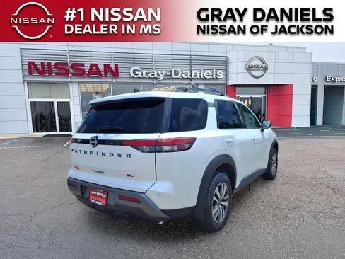 New 2026 Nissan Pathfinder SL FWD image 7
