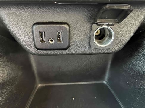 Used 2022 Chevrolet Traverse LS FWD image 30