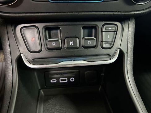 Used 2021 GMC Terrain SLT image 17