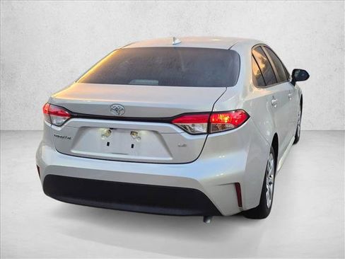Used 2023 Toyota Corolla LE FWD image 5