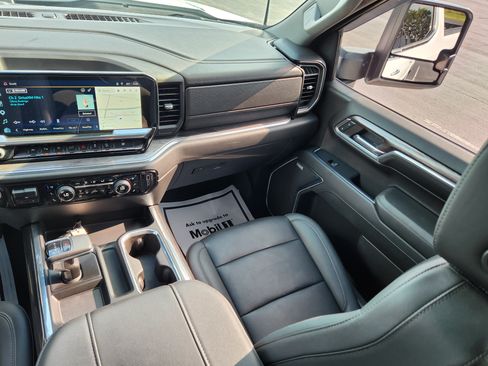 Used 2023 Chevrolet Silverado 1500 LTZ w/ Technology Package AWD/4WD image 17