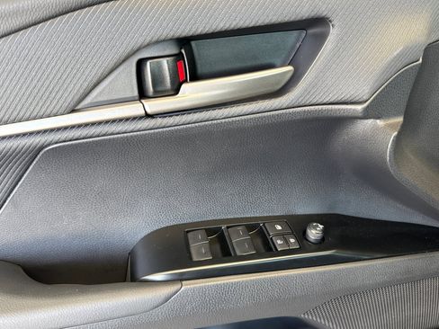 Used 2026 Toyota Camry SE FWD image 10