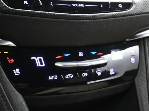 Used 2017 Cadillac XT5 Premium Luxury w/ LPO, Wheel Lock Package image 18