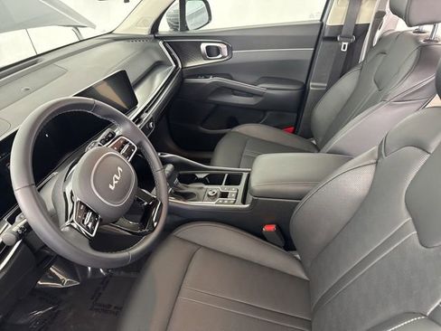 Certified 2025 Kia Sorento S image 22