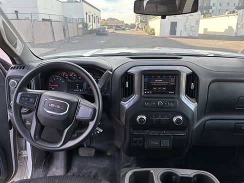 Used 2021 GMC Sierra 2500 4x4 Crew Cab w/ Gooseneck/5TH Wheel Package image 11