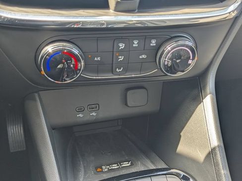 Certified 2025 Buick Encore GX Preferred w/ Advanced Technology Package FWD image 21