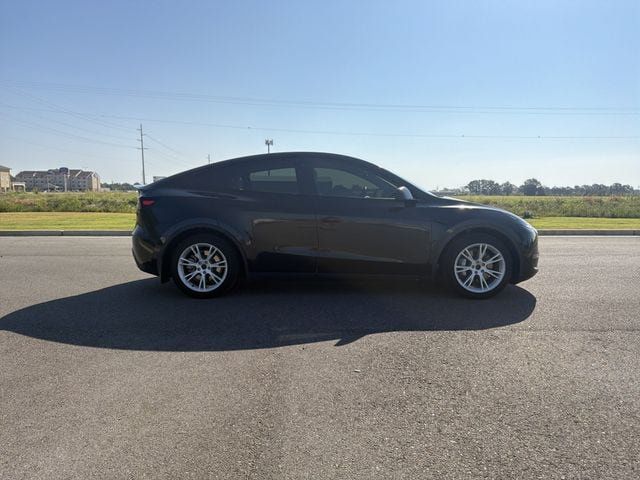 Used 2023 Tesla Model Y Long Range AWD/4WD image 6