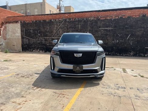 Used 2023 Cadillac Escalade V AWD/4WD image 8