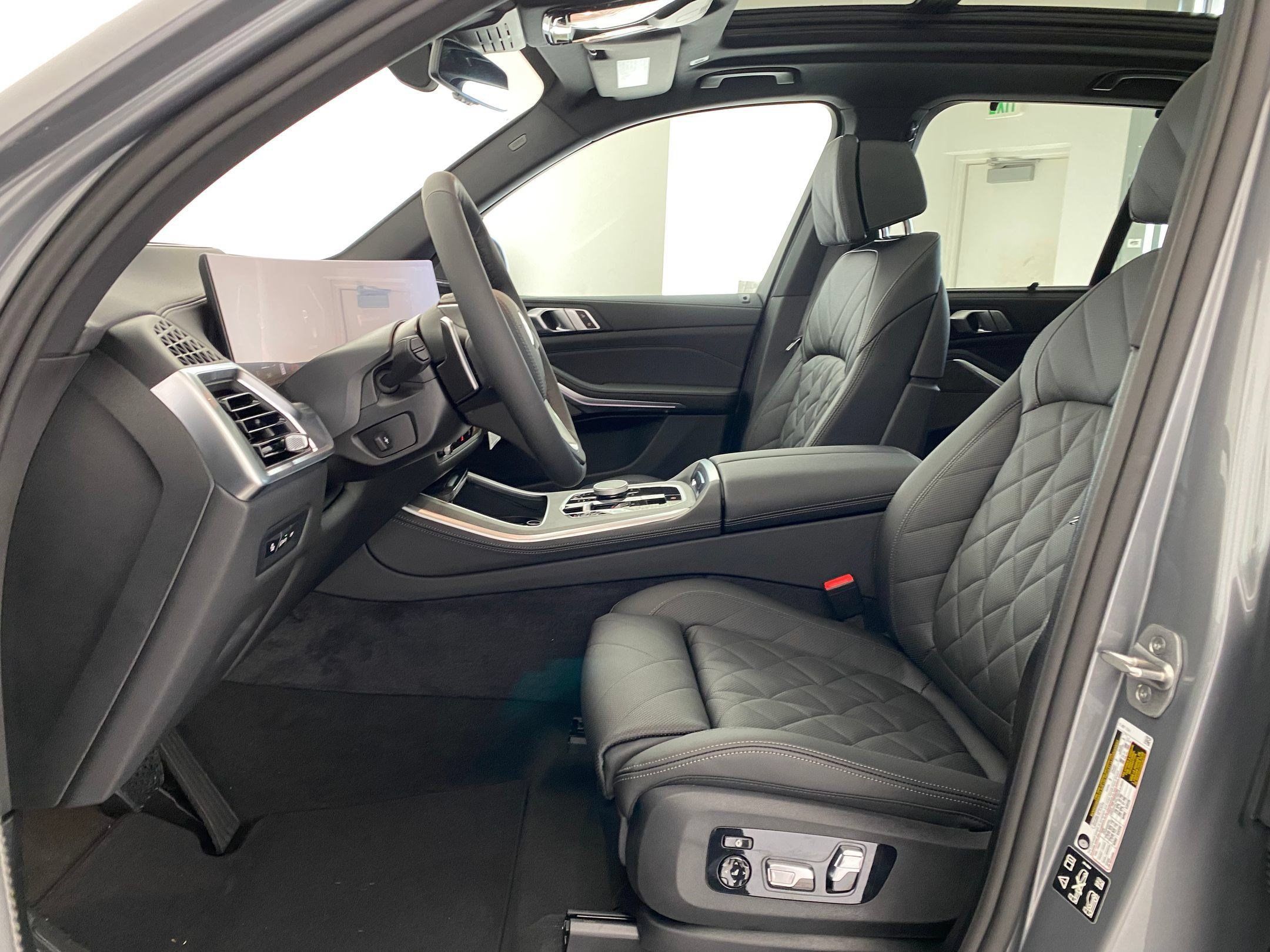 Used 2026 BMW X5 xDrive40i w/ Climate Comfort Package AWD/4WD image 4