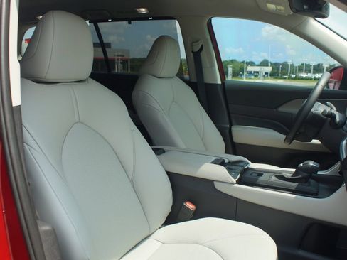 Used 2026 Toyota Grand Highlander AWD Hybrid image 24