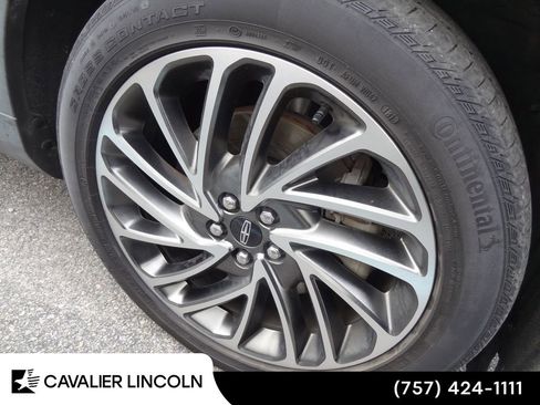 Used 2019 Lincoln Nautilus Reserve w/ Cargo Utility Package FWD image 13