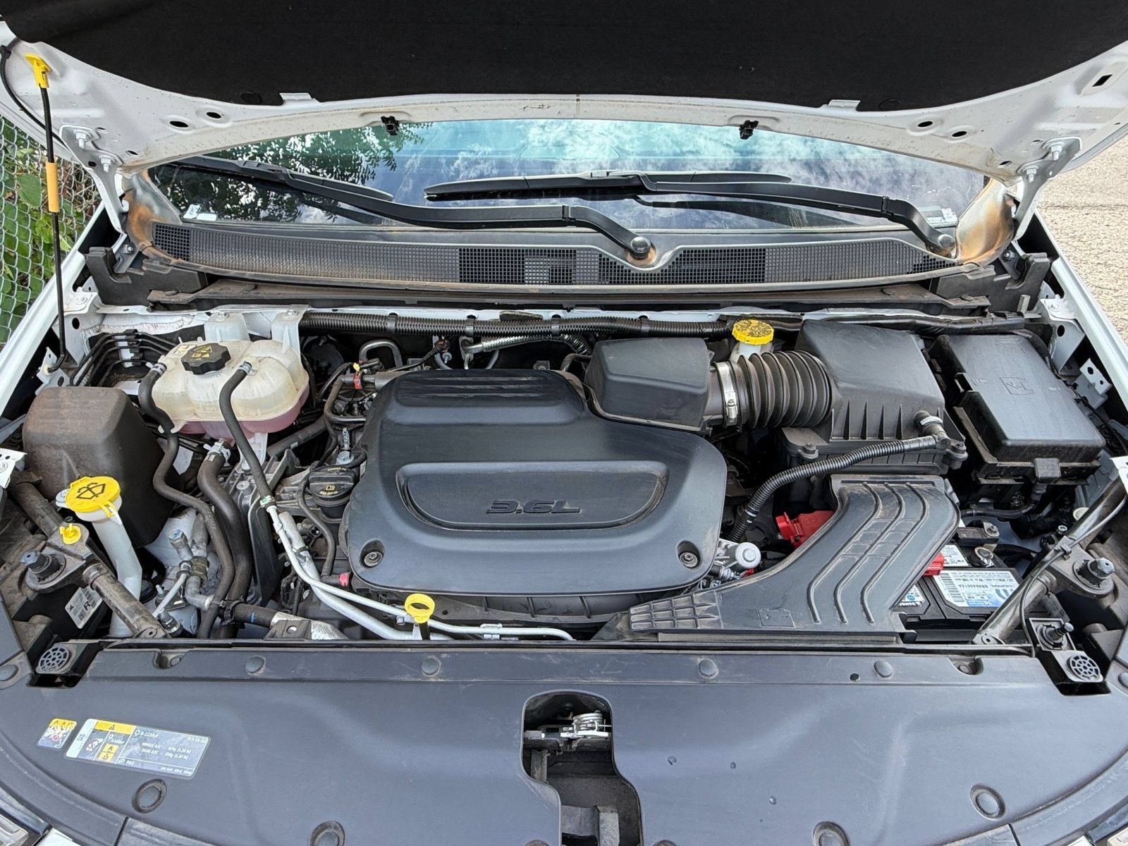 Used 2025 Chrysler Pacifica Select FWD image 34