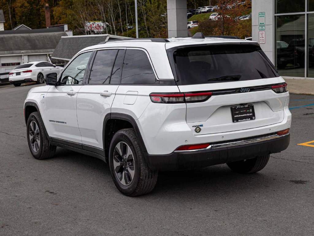Used 2023 Jeep Grand Cherokee 4WD 4xe image 6