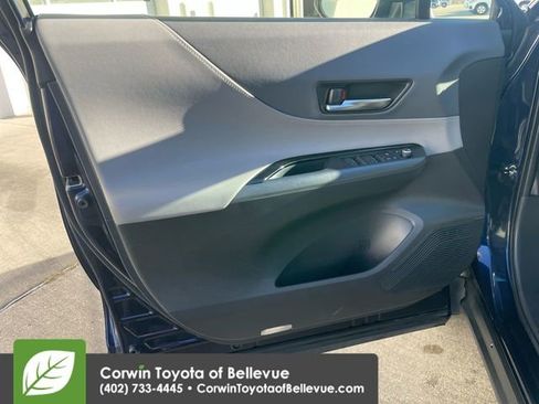 Certified 2022 Toyota Venza LE image 24