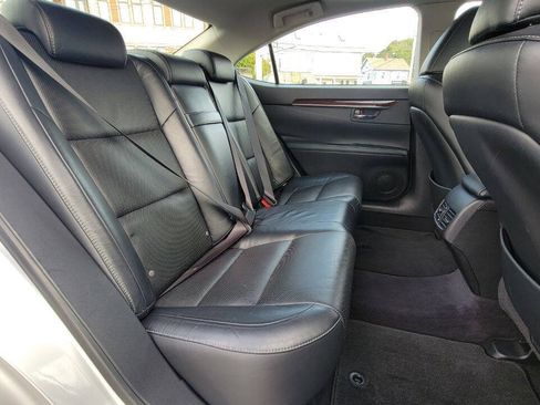 Used 2014 Lexus ES 350 w/ Luxury Package FWD image 24