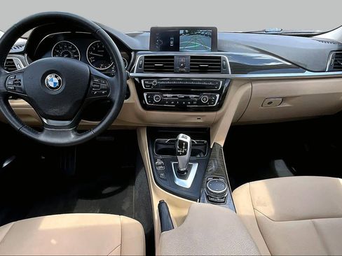 Used 2017 BMW 320i Sedan RWD image 16
