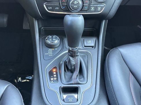 Used 2021 Jeep Cherokee Trailhawk w/ Technology Group image 6