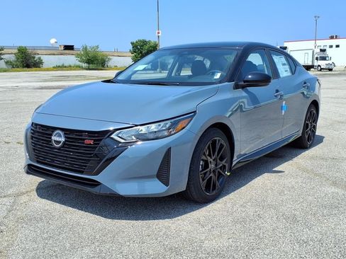 New 2025 Nissan Sentra SR w/ Midnight Edition FWD image 3