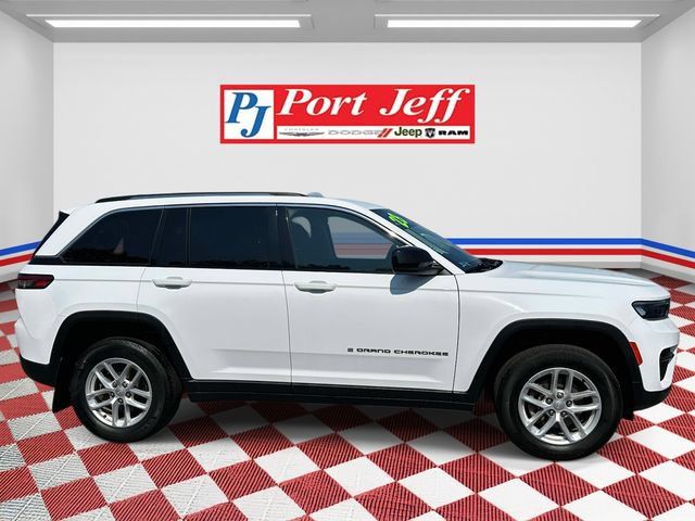 Certified 2023 Jeep Grand Cherokee Laredo X AWD/4WD image 3