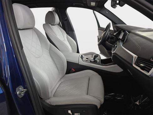 Used 2023 BMW X5 xDrive40i image 11