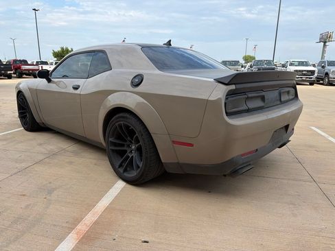 Used 2021 Dodge Challenger SRT Hellcat RWD image 4