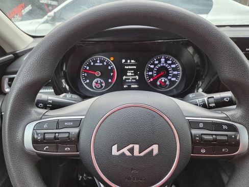 Used 2022 Kia K5 LXS FWD image 15