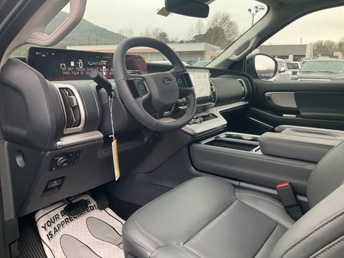 New 2026 Ford Expedition Active AWD/4WD image 15