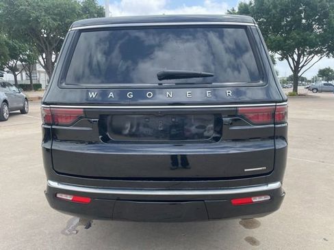 Used 2024 Jeep Wagoneer L Series II w/ Flexible Seating Group RWD image 6