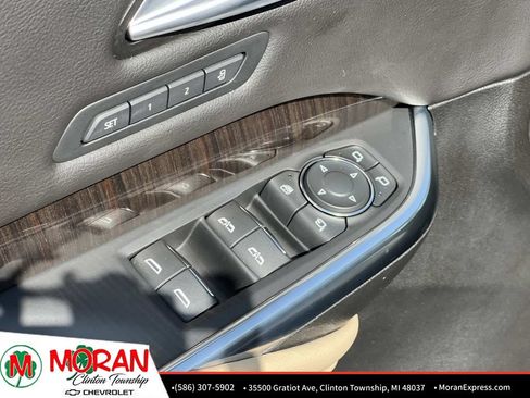 Used 2024 Cadillac XT4 Premium Luxury w/ Cold Weather Package FWD image 17