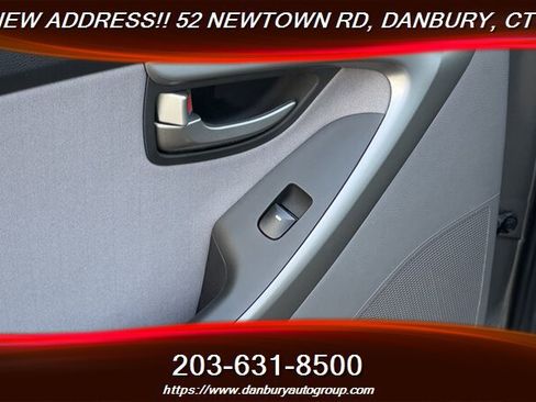 Used 2016 Hyundai Elantra SE w/ Option Group 02 FWD image 24