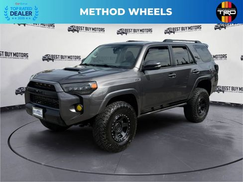 Used 2017 Toyota 4Runner TRD Off-Road Premium AWD/4WD image 3