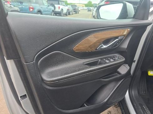 Used 2020 GMC Terrain SLE w/ Driver Convenience Package FWD image 13