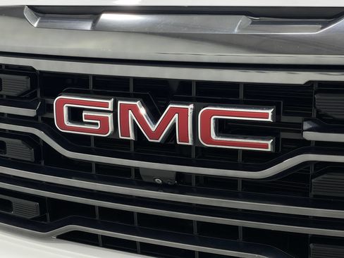 Used 2022 GMC Sierra 1500 AT4 w/ AT4 Premium Package AWD/4WD image 37