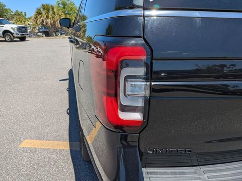 Used 2023 Ford Expedition Max Limited image 11