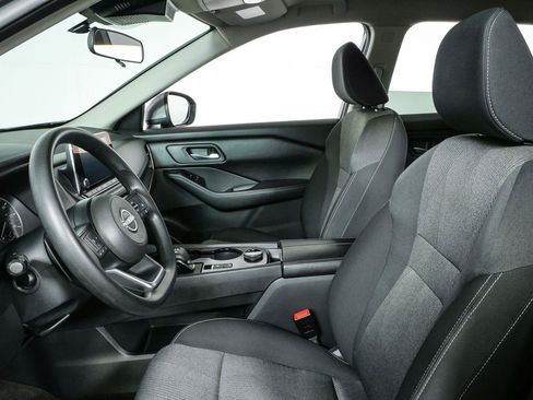 Used 2024 Nissan Rogue SV AWD/4WD image 5