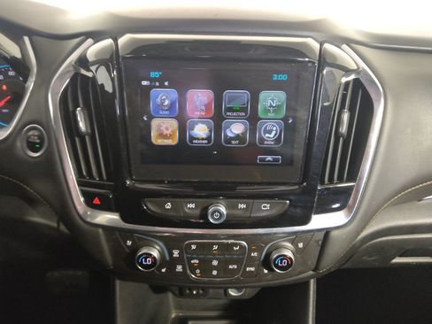 Used 2018 Chevrolet Traverse Premier AWD/4WD image 25