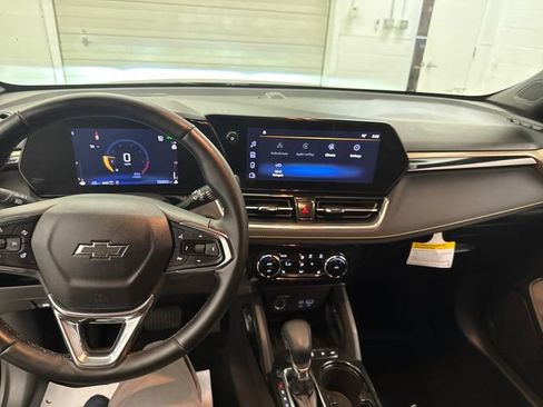 Used 2024 Chevrolet TrailBlazer ACTIV w/ Convenience Package AWD/4WD image 12