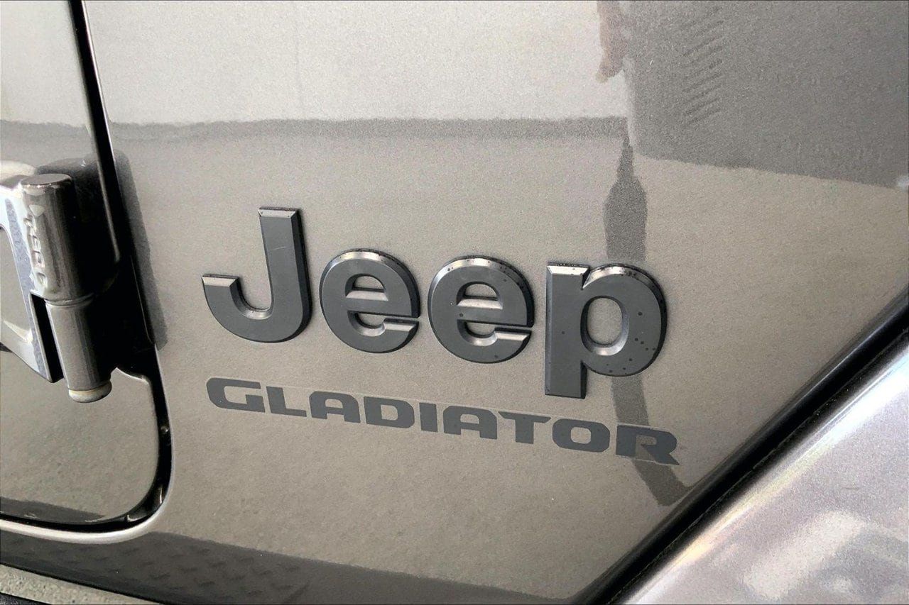 Used 2022 Jeep Gladiator Sport AWD/4WD image 7