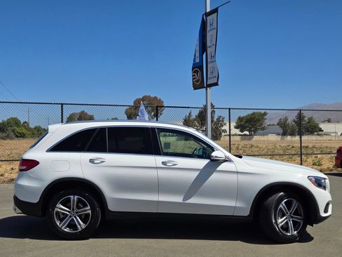 Used 2019 Mercedes-Benz GLC 300 4MATIC image 8