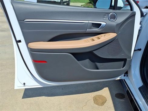 Used 2025 Hyundai Sonata Limited image 21
