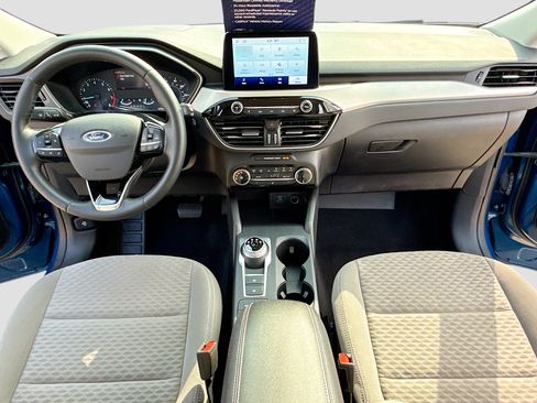 Used 2022 Ford Escape SE w/ Cold Weather Package AWD/4WD image 3