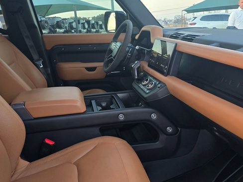 Certified 2023 Land Rover Defender 110 V8 image 12